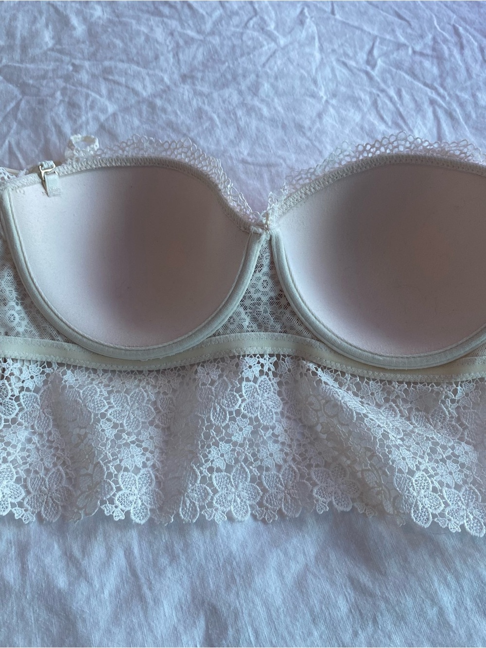Intimissimi Cream Lace Bralette, Panties and Short Set - Picture 13 of 14